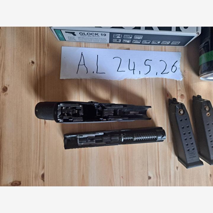Umarex Glock 19 gen4 +tarvikkeita