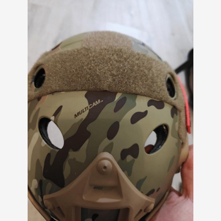 Airsoft FAST kypärä + OneTigris kasvosuojus (Multicam)