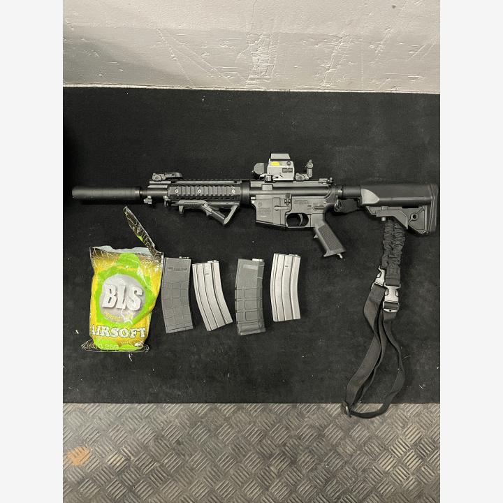 Tippman M4 ja tarvikkeet