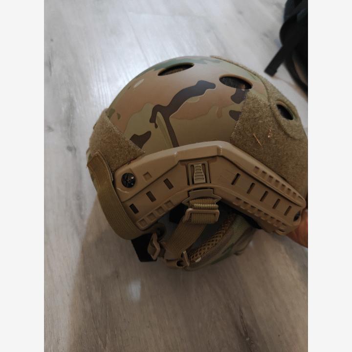 Airsoft FAST kypärä + OneTigris kasvosuojus (Multicam)