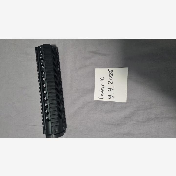 Specna Arms 10" RIS/Picatinny M4/AR15 etupää - musta