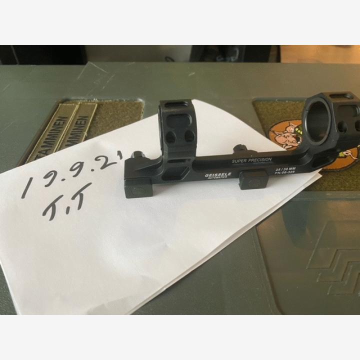 MK18, PEQ15, Etutuki,2 x kiikarin jalkaa.