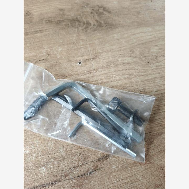 ASG Dan Wesson A2 CO₂ airsoft-pistooli + tarvikkeet
