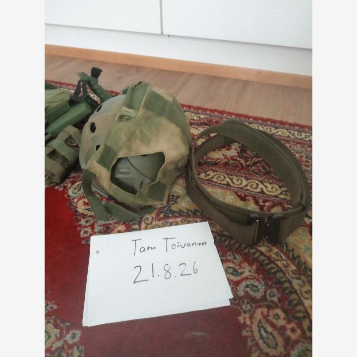 Laatikko airsoft-tavaraa, kaikki myyntiin! Evergladea jne.