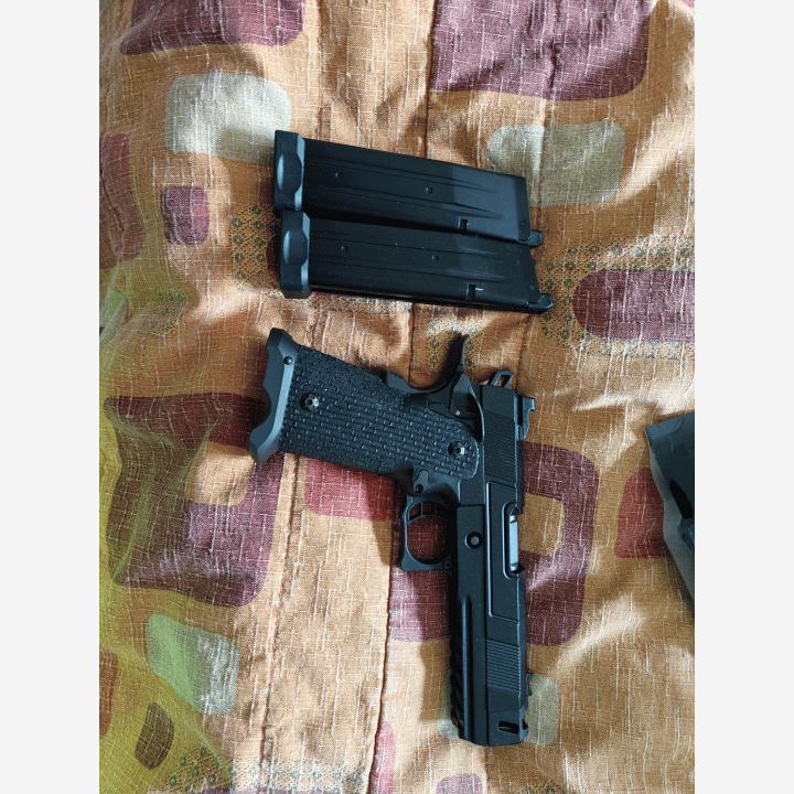 Army Armament G36 ja R501 + muut