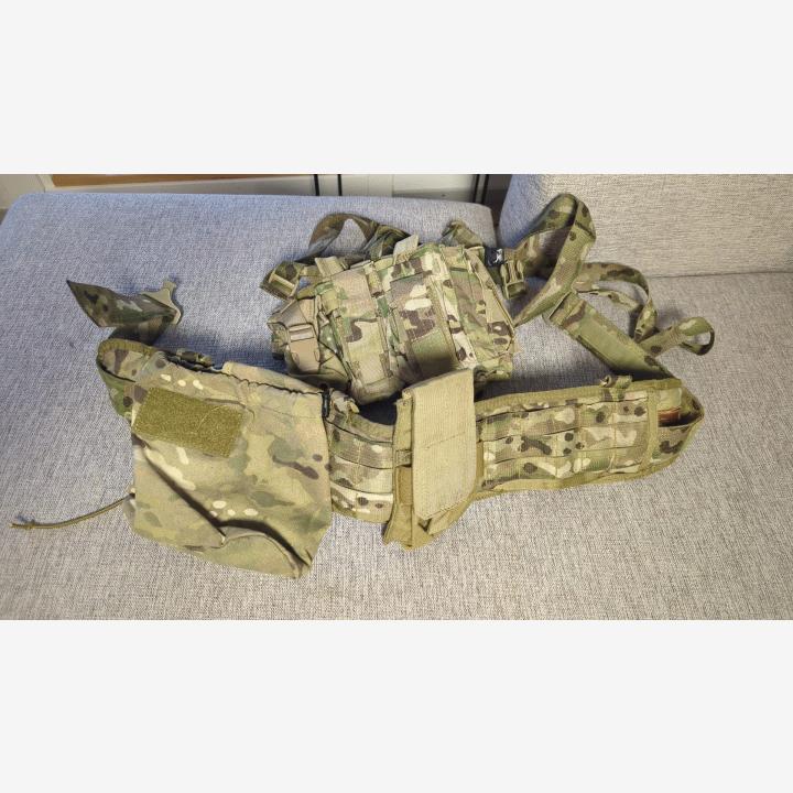 Specna Arms gen.2 416 punapisteellä ja etukahvalla + varusteita