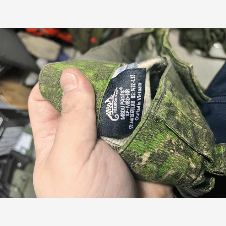 Aseita ja varusteita