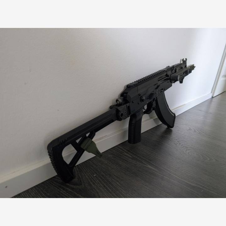 TM AKX