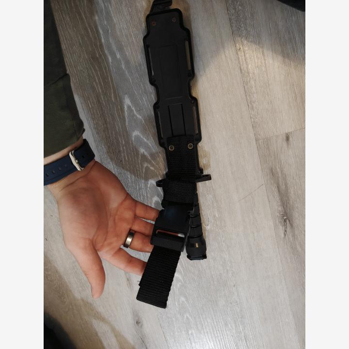 Airsoft kumiveitsi / M9 pistin muovitupella (dummy knife)