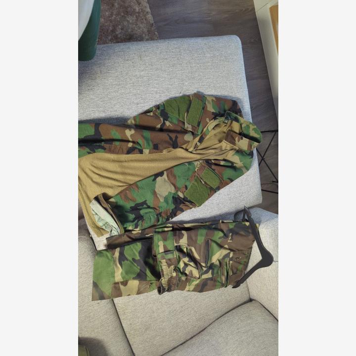 Specna Arms gen.2 416 punapisteellä ja etukahvalla + varusteita