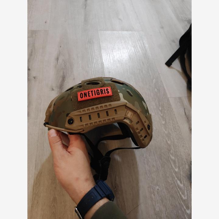Airsoft FAST kypärä + OneTigris kasvosuojus (Multicam)
