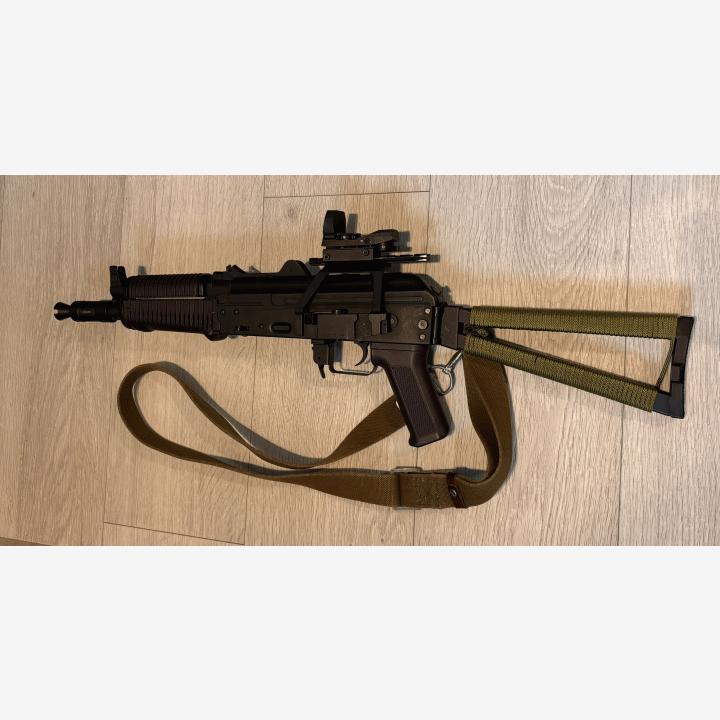 CYMA AKS-74U ja varusteet. UUSI AKKU