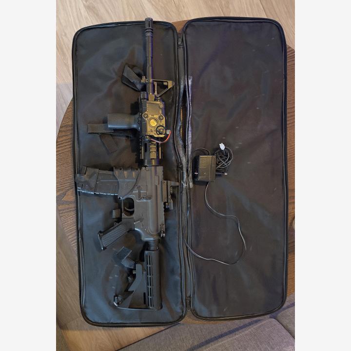 Tokyo Marui M4A1 - varusteet ja asepussi