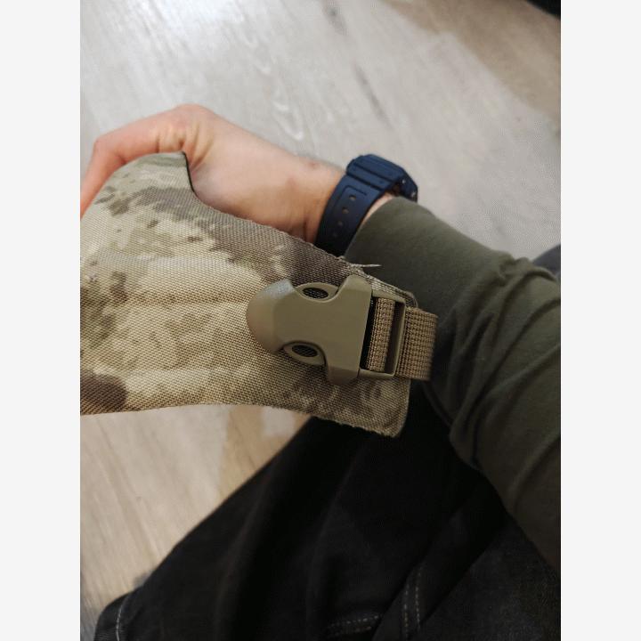 Myytävänä kevyt ja hengittävä maastokuvioitu kasvosuojus airsoftiin.