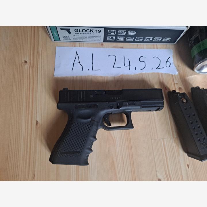 Umarex Glock 19 gen4 +tarvikkeita