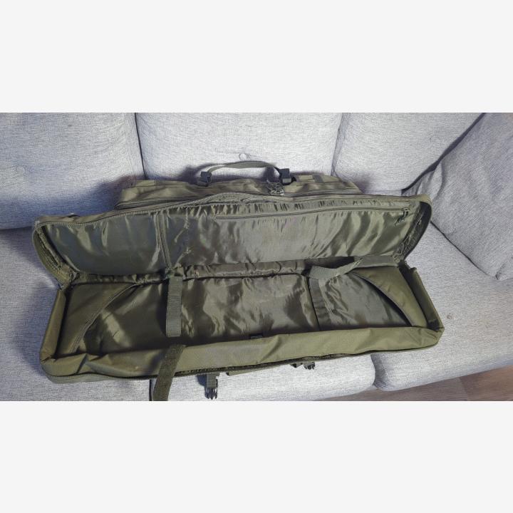 Specna Arms gen.2 416 punapisteellä ja etukahvalla + varusteita
