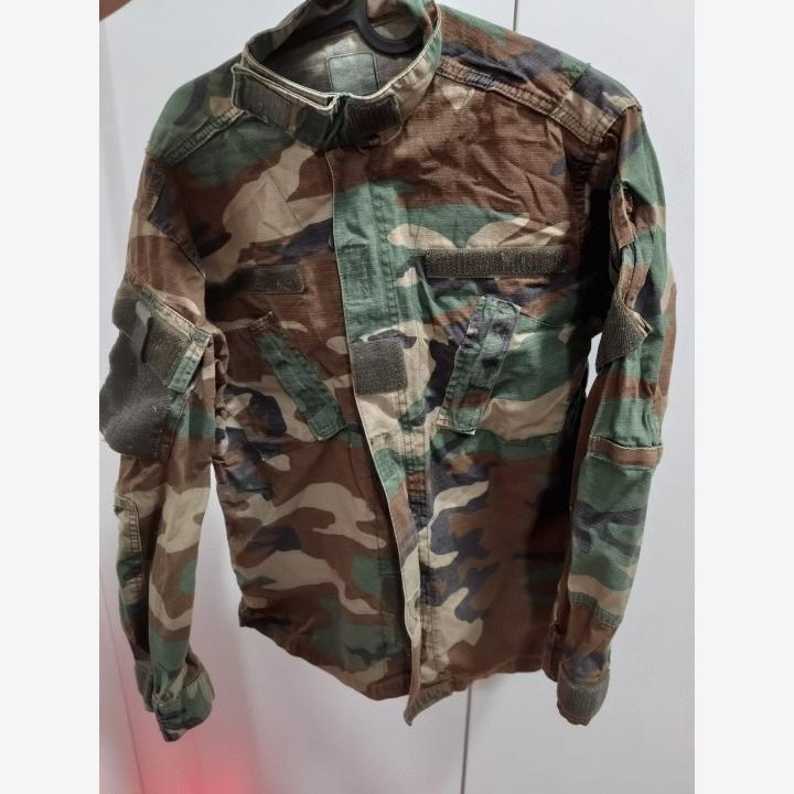 Invader Gearin paita ja housut