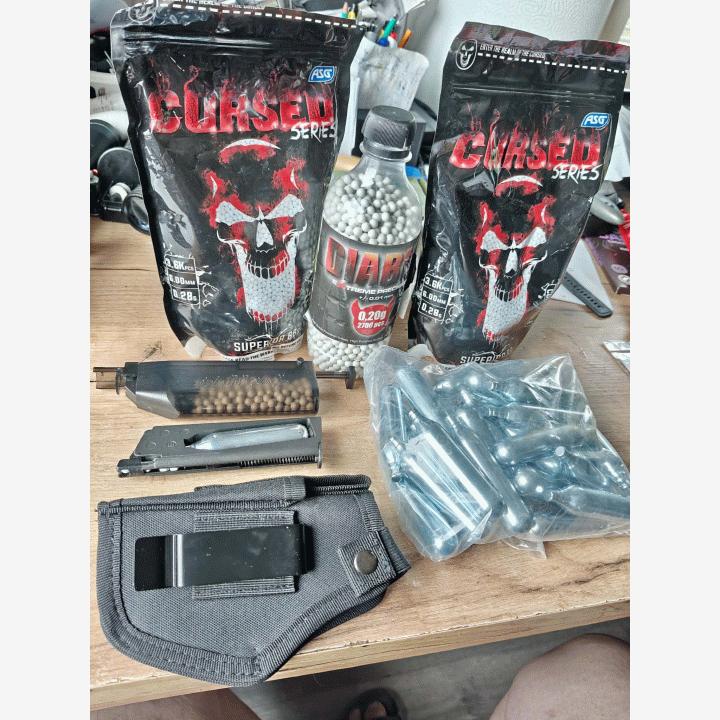 ASG Dan Wesson A2 CO₂ airsoft-pistooli + tarvikkeet