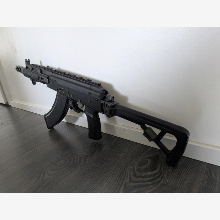 TM AKX