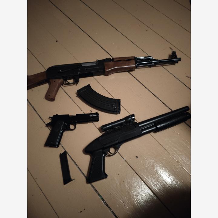 Airsoft-setti: Jousitoiminen AK47 + sawed-off haulikko + pistooli, toimivat – hyvä aloituspaketti