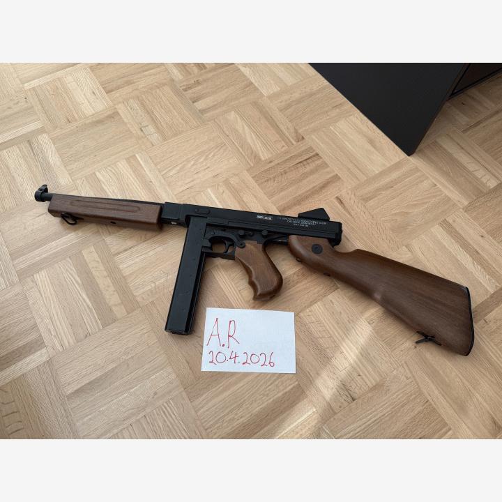 Cybergun Thompson M1A1 sähköase - täysmetallinen klassikko