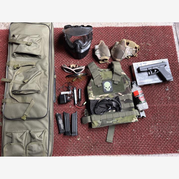 Airsoft aseita ja varusteita