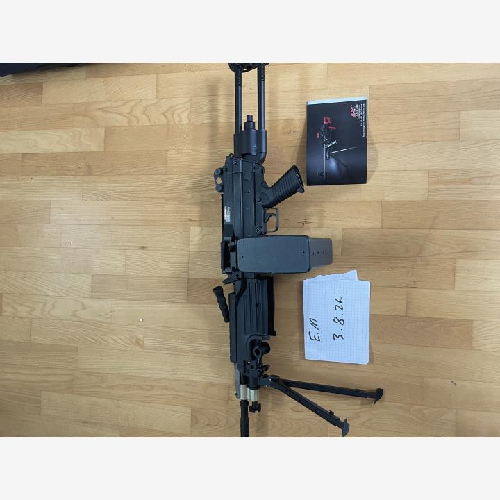 A&K M249 AEG + sähköinen laatikkolipas