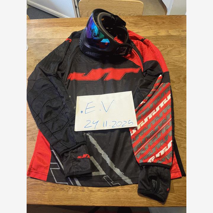 Virtue VIO maski ja JT paita