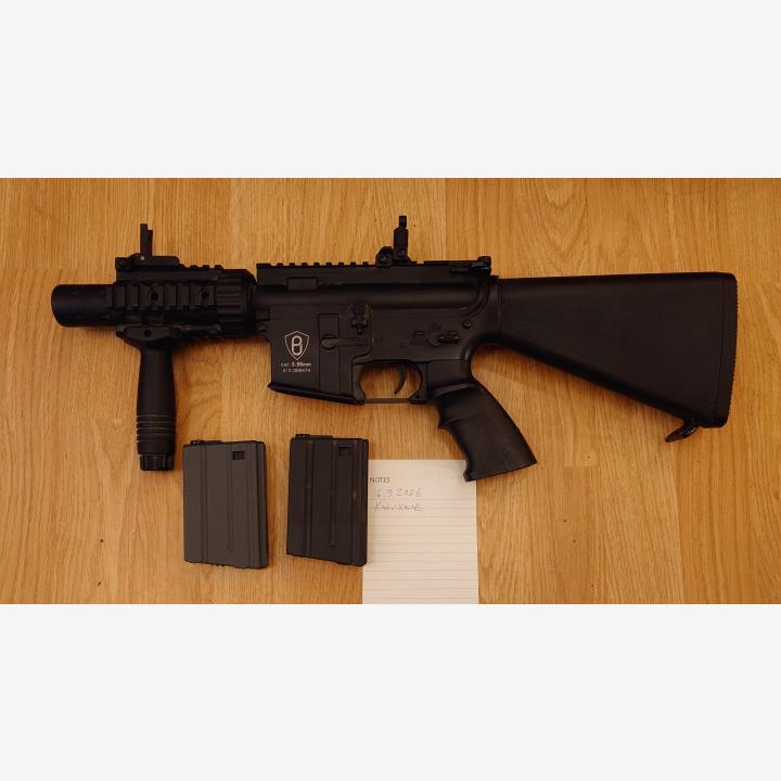 Lyhyt AR-15