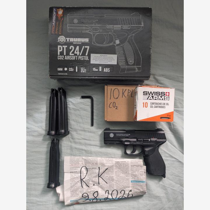 Cybergun Taurus PT 24/7 Proairsoft edition