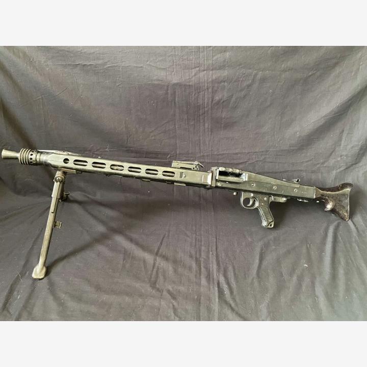 Ostetaan Mg42 vaikka rikkinäinen