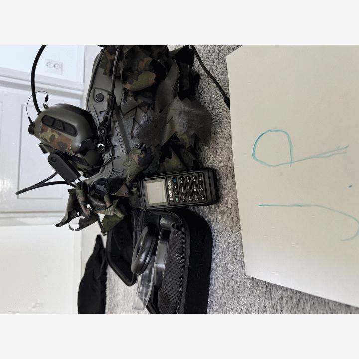 Earmor mk4 plus aktiivikuulosuojaimet ja kypärä