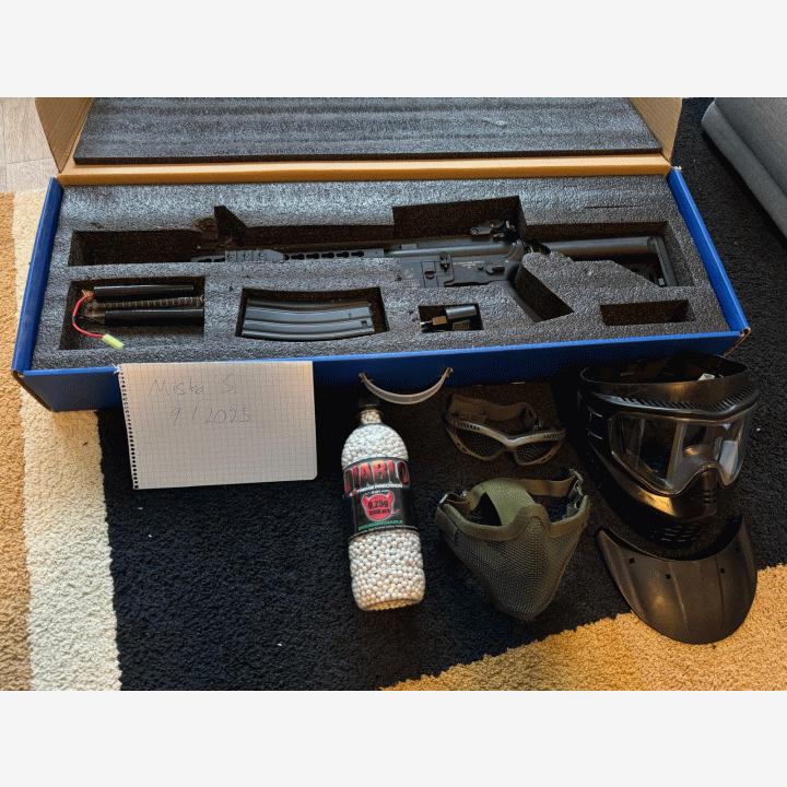 Colt M4 Keymod S + varusteita