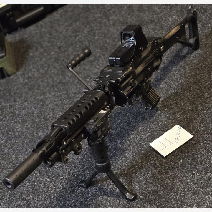 M249