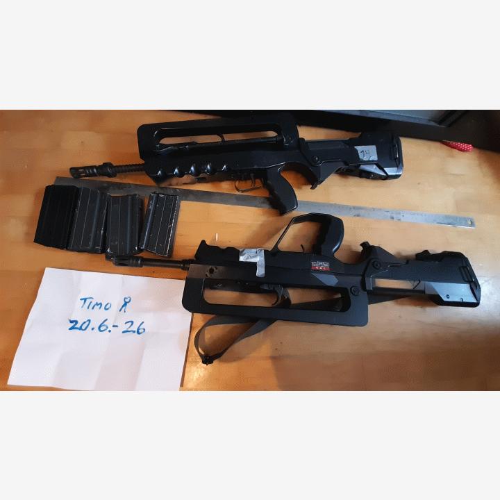FaMas 2kpl. Airsoft, kiinanpyssyjä, sähkö.