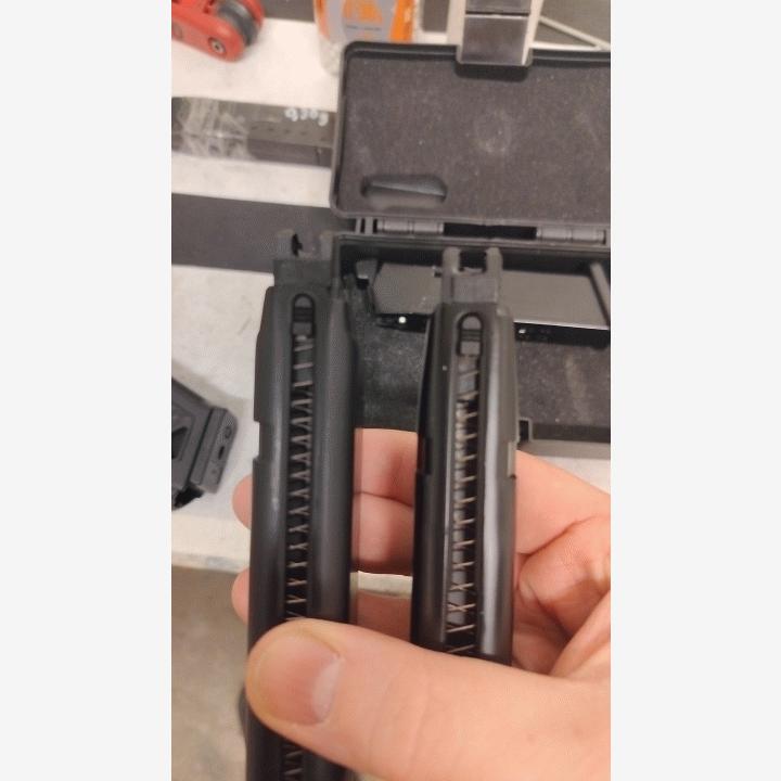 Vaihdetaan WE Glock 50rds -> AAP-01 50rds lippaisiin