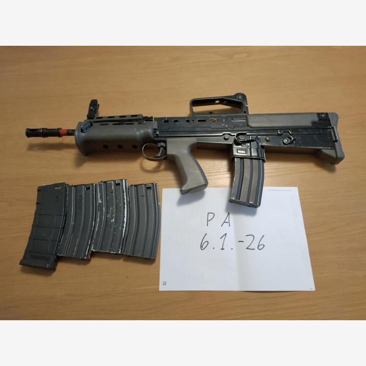 Taistelutavaraa MTP ja UCP + Teräksinen L85 (/SA80)