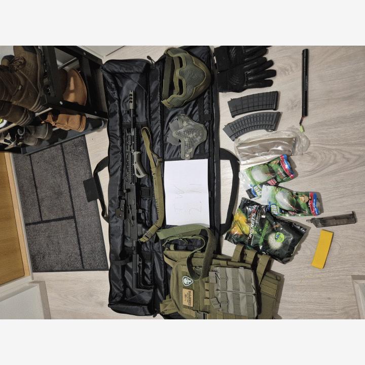 Cyma CM076C asesetti muilla varusteilla