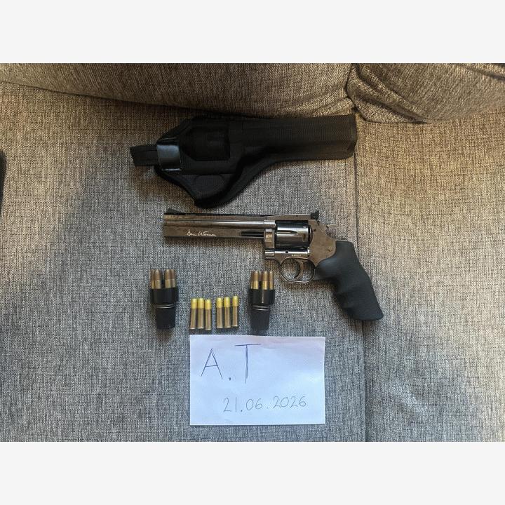 ASG Dan Wesson 715 CO2 revolveri 6", rosteri