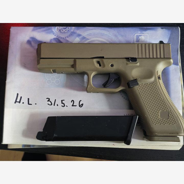 E&C Glock 17 Gen. 5 kahdella lippaalla