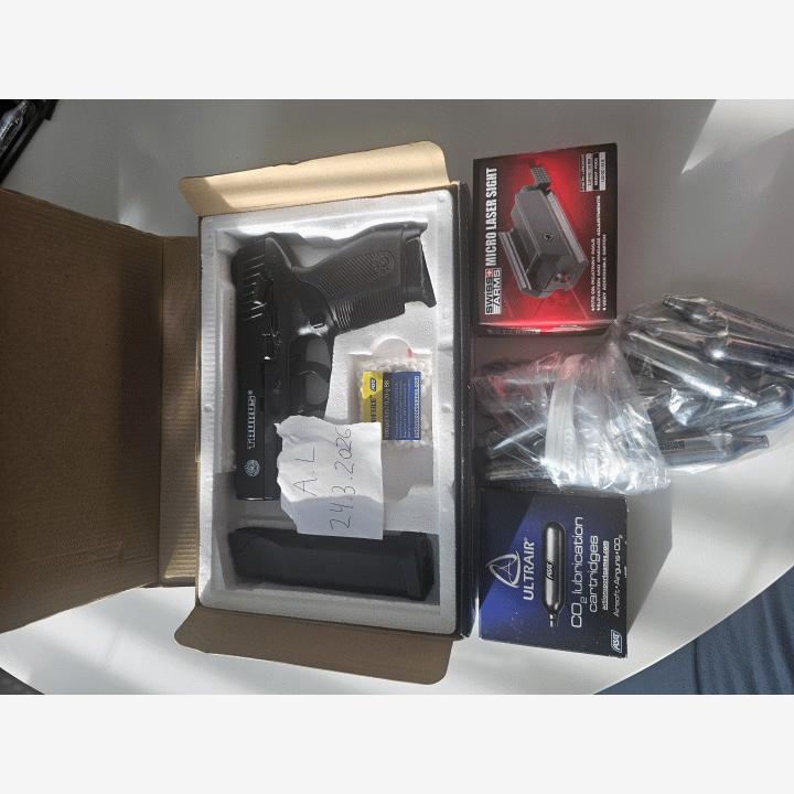 Taurus CO2 airsoft pistooli