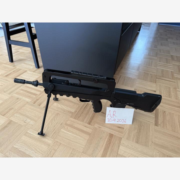 Cybergun Famas F1 sähköase, kuiturunko