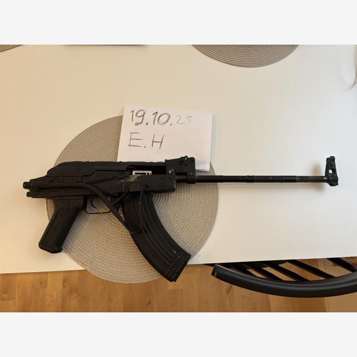 Cyma ak teräsrunkoinen projekti