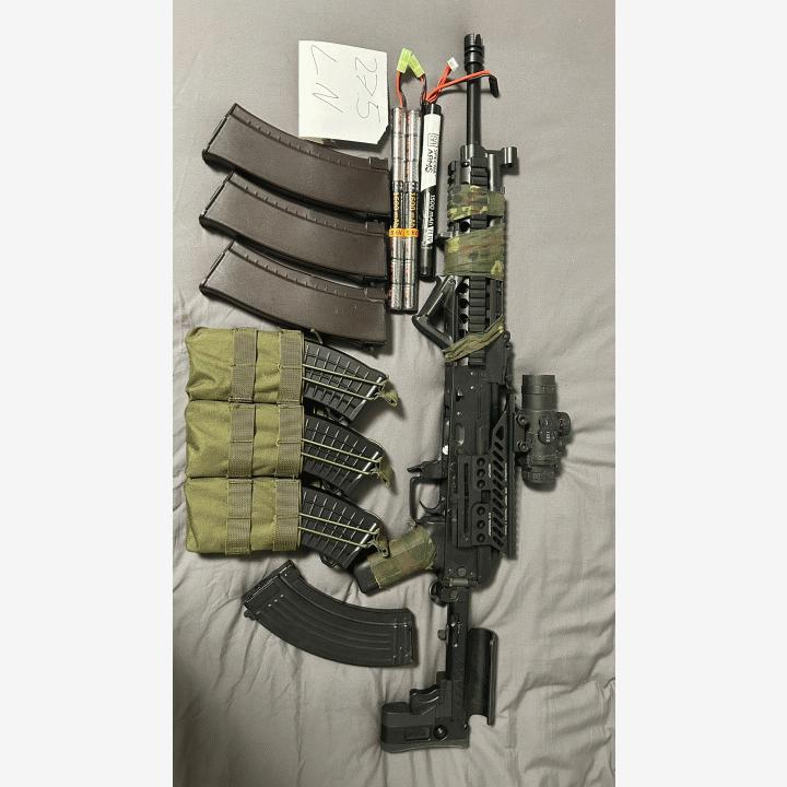 Myydään AK cm040k ja roippeet