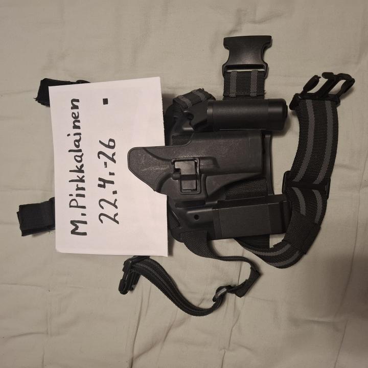 G17 kovamuovinen reisikotelo