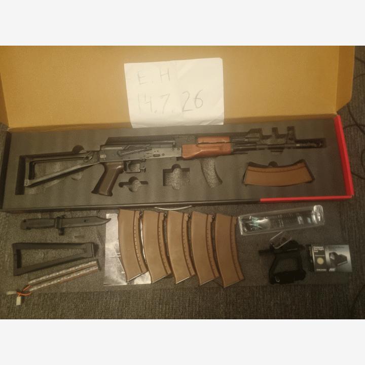 E and L ak74n