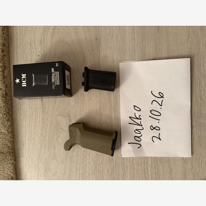 BCM Grip & Magpul MOE K2+ pistoolikahva