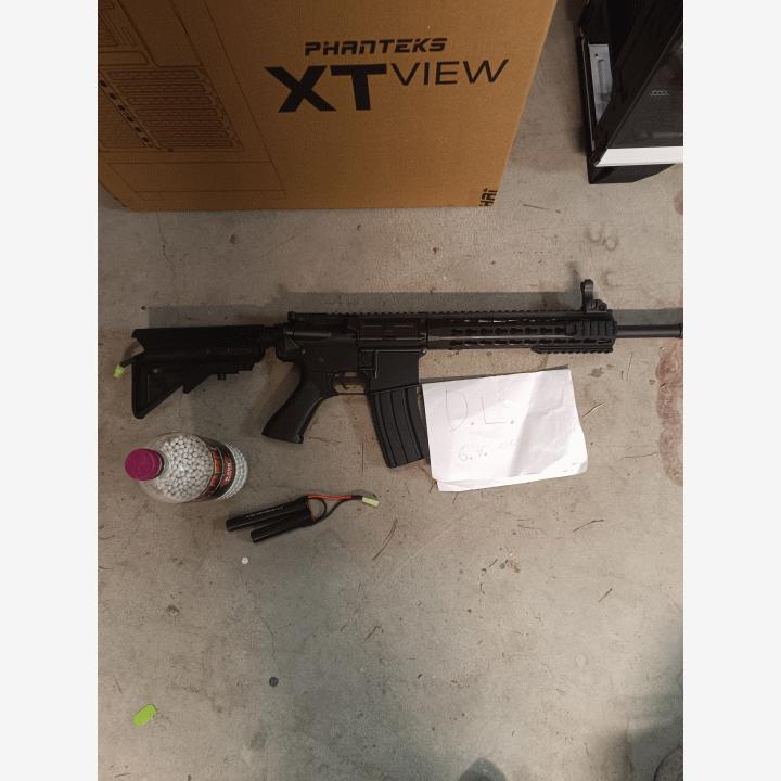 Myydään M4 Keymod AEG, Black