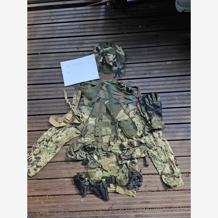 Sekalainen vaate ja varustepaketti