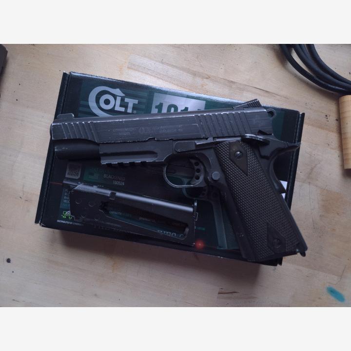 Myydään Colt 1911 Blowback CO2 kaasupistooli